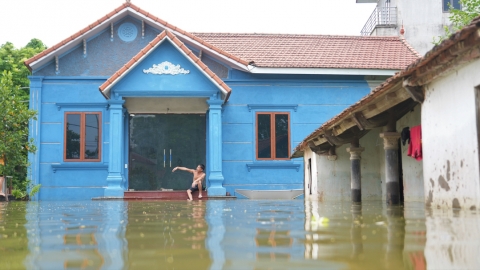 Hà Nội có mưa dông, cảnh báo ngoại thành ngập lụt trong nhiều ngày tới