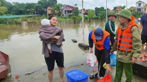 Lũ về gây ngập, nhiều huyện tại Thanh Hóa sơ tán dân