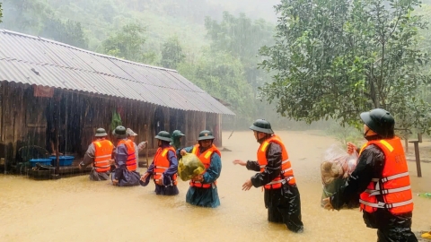 Khẩn cấp sơ tán người ra khỏi vùng nguy hiểm