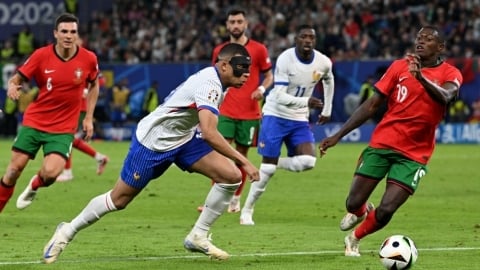 Video: Ronaldo im tiếng, Bồ Đào Nha thua Pháp ở tứ kết Euro