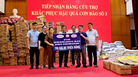 Công ty Amavet hỗ trợ người dân vùng bão lũ Bát Xát