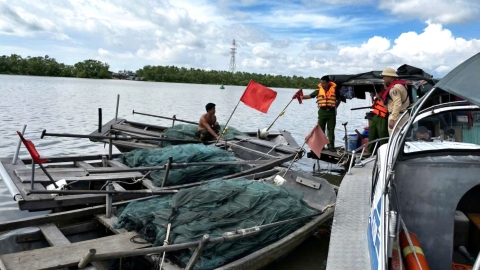 Liên tục phát hiện tàu cá dùng ngư cụ cấm sử dụng khai thác thủy sản