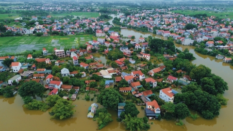 Hơn 10.000 người ở ngoại thành Hà Nội vẫn chịu cảnh ngập lụt