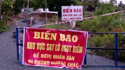 Sạt lở bờ sông ở Tiền Giang tiếp tục phức tạp và nguy hiểm