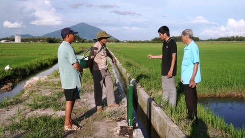 Kênh bê tông, thủy lợi nội đồng giúp nông dân 'nhẹ gánh'