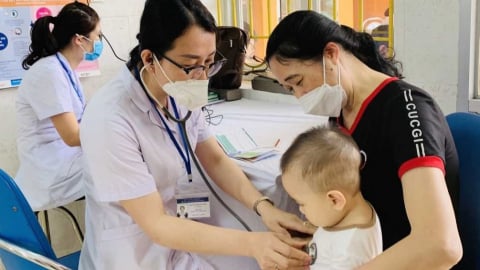 Quảng Ninh phấn đấu hoàn thành việc tiêm chủng vaccine phòng sởi