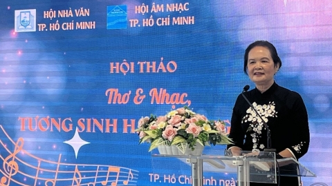 Ca khúc phổ thơ trong sự tương sinh và tương khắc nghệ thuật