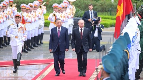 Video: Chủ tịch nước Tô Lâm đón Tổng thống Vladimir Putin tại Phủ Chủ tịch
