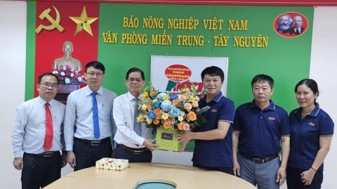 Chủ tịch UBND tỉnh Khánh Hòa thăm Văn phòng Báo Nông nghiệp Việt Nam