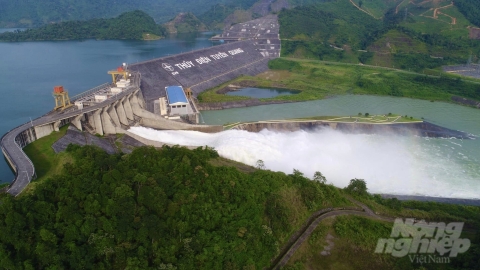 Thủy điện Tuyên Quang mở thêm 1 cửa xả đáy
