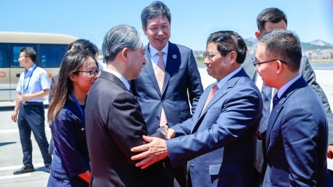 Thủ tướng Phạm Minh Chính tới Đại Liên, bắt đầu các hoạt động tại Trung Quốc