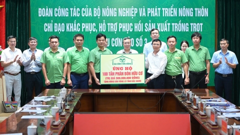 Công ty Tiến Nông hỗ trợ 100 tấn phân bón cho Bắc Giang