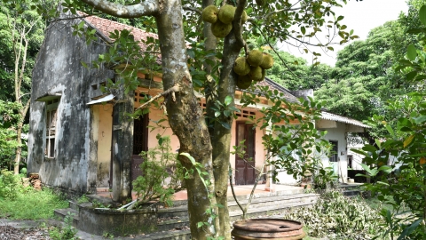 Làng quê thời hoang vắng: [Bài 5] Một góc làng bị lãng quên