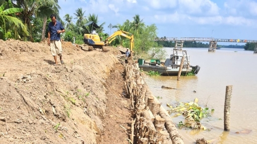 Mỗi năm tỉnh Tiền Giang xử lý trên 100 điểm sạt lở