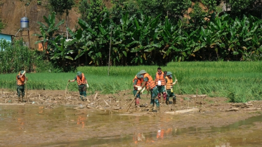 Thêm 3 người dân Làng Nủ may mắn thoát chết