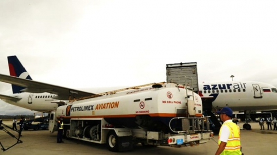 Petrolimex Aviation tái cung cấp nhiên liệu cho hãng hàng không Azur Air
