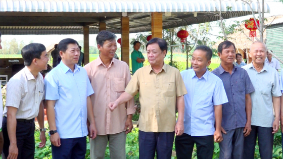 Chúng tôi những nông dân... Quyết Tiến