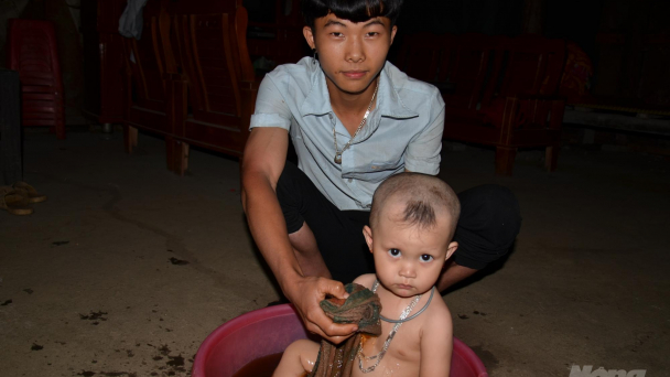 Chuyện lạ Cao Bằng: Chú rể 11 tuổi