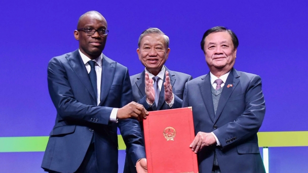 General Secretary and President To Lam witnesses Vietnam - Benin agricultural cooperation signing ceremony