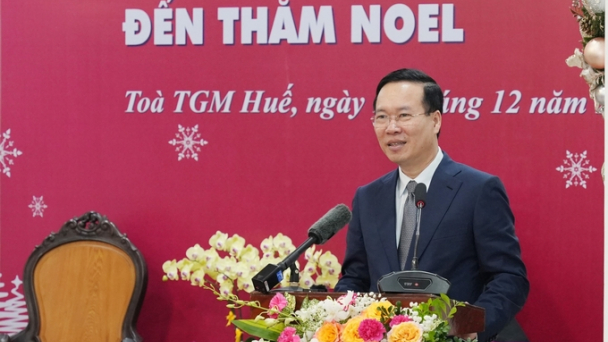 Chủ tịch nước Võ Văn Thưởng chúc mừng Giáng sinh tại Tổng giáo phận Huế