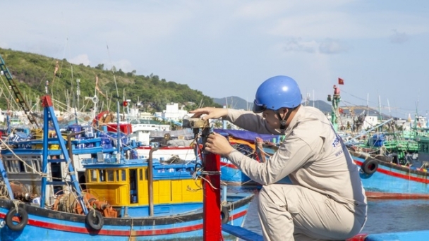 Khanh Hoa applies technology to manage fishing vessels and trace the origin of aquatic products