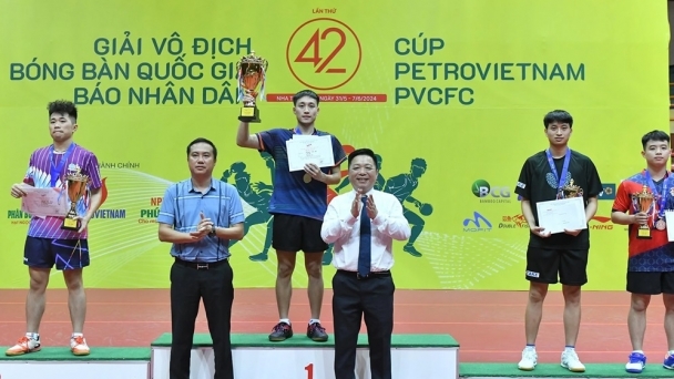 Nguyễn Anh Tú, Nguyễn Khoa Diệu Khánh đứng đầu quốc gia môn bóng bàn
