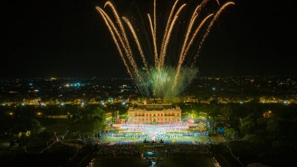 Hơn 100.000 lượt khách đến với Festival Huế