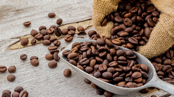 Coffee prices slip on rain in Brazil and weakness in the Brazilian real