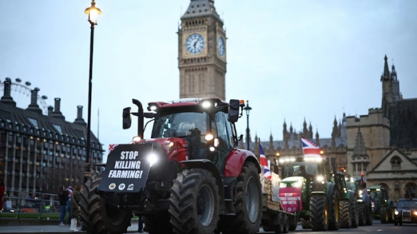 Farmers face arrest if they block roads with tractors at protest