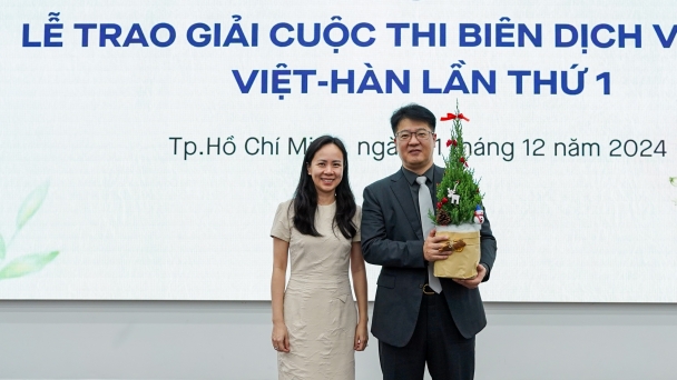 Giao lưu văn học Việt Nam – Hàn Quốc được chú ý trong học đường