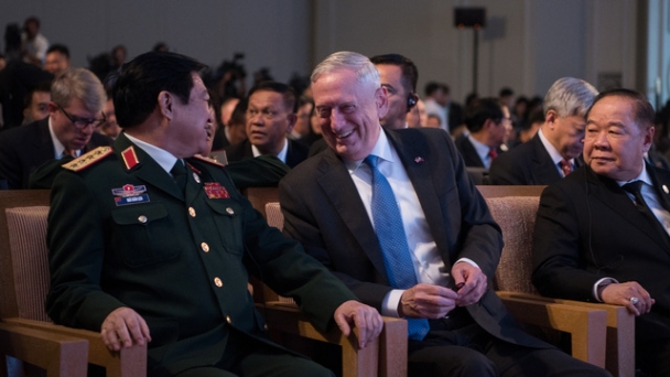 Bộ trưởng Quốc phòng Mỹ, Việt nhấn mạnh tự do hàng hải