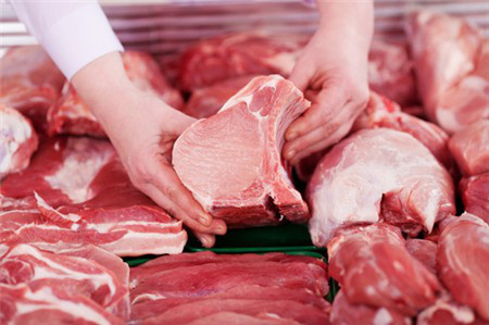 Đã có doanh nghiệp ngừng thu mua thịt lợn trong nước