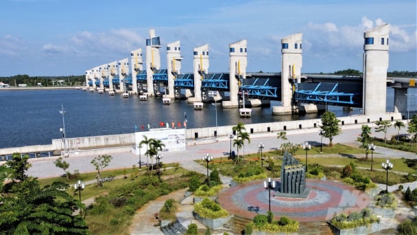 Vận hành mở cụm cống Cái Lớn, Cái Bé, Xẻo Rô giảm ngập úng