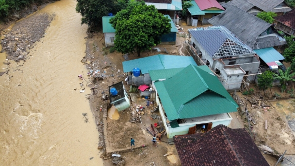 Tan hoang bản Đửa sau trận lũ quét dữ dội