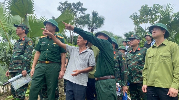 300 chiến sĩ chia hai mũi tìm kiếm 65 nạn nhân đang mất tích ở Làng Nủ