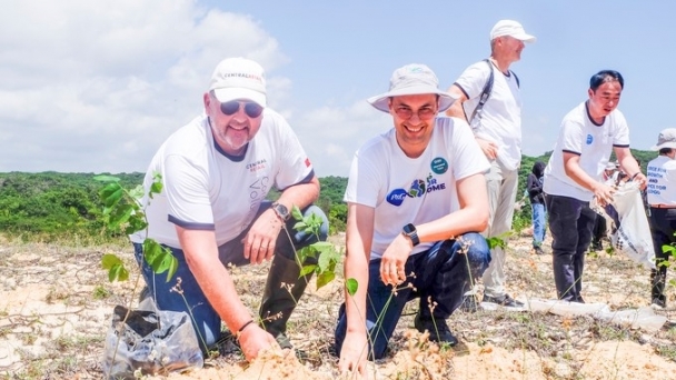 1,000 Pterocarpus trees were planted in Ta Kou