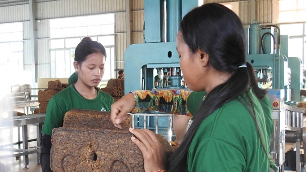 Oxfam Cambodia highly appreciates Chu Se Kampong Thom Rubber for its community connection