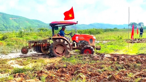 ‘Skilled tractor drivers’ on the rice fields