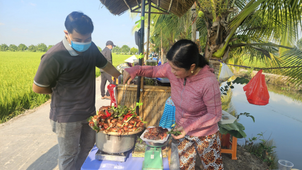 Chợ đồng quê, dấu ấn của một hợp tác xã vùng Tháp Mười