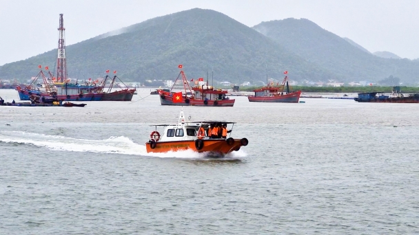 Nghệ An cấm tàu thuyền ra khơi