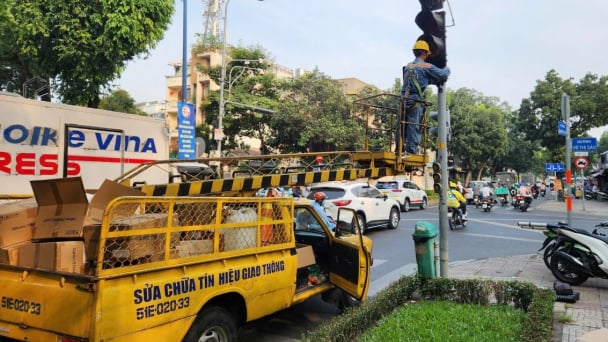 TP.HCM sẽ lắp thêm đèn tín hiệu giao thông rẽ phải tại nút giao
