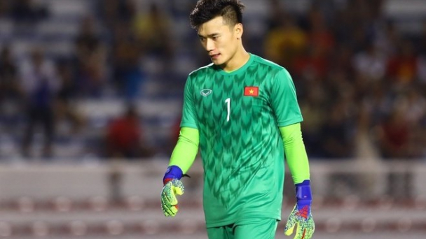 Bùi Tiến Dũng đấm bóng lỗi, U23 Việt Nam thua bàn đầu tiên tại VCK U23 châu Á