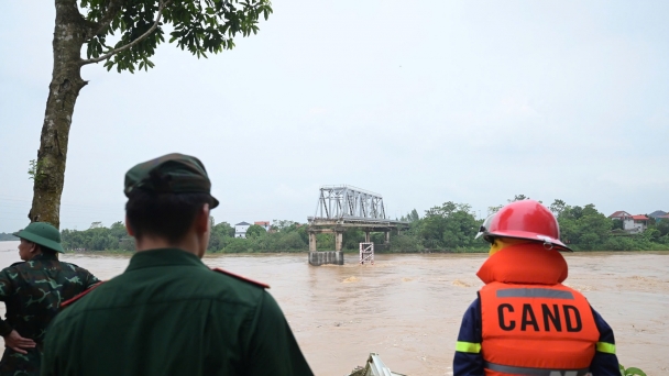 Sập cầu Phong Châu: Phú Thọ xác định danh tính 8 người mất tích