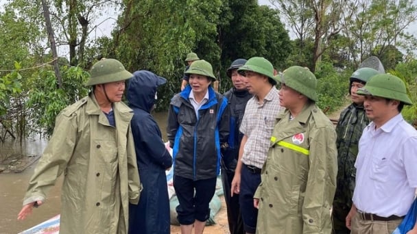 ‘Cấp cứu’ đê điều, thủy lợi sau bão: Đã tính phương án xẻ kênh để cứu hệ thống Bắc Hưng Hải