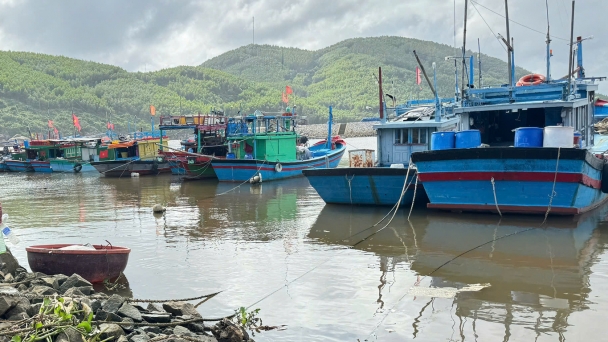 Đảm bảo an toàn cho ngư dân mùa mưa bão: [Bài 3] 'Cửa hẹp' cho tàu cá vào cảng