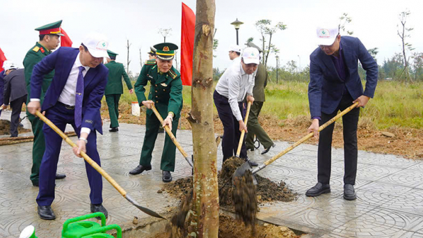 Quảng Bình đồng loạt tổ chức trồng cây đầu năm