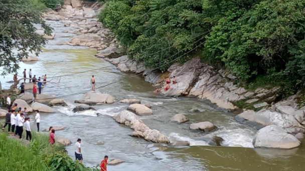 Du khách trượt chân rơi xuống suối mất tích ở Sa Pa