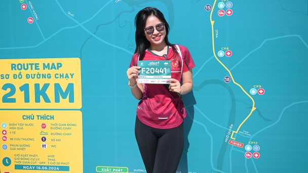 Runner rạng rỡ trong ngày nhận áo thi đấu Quảng Trị Marathon 2024