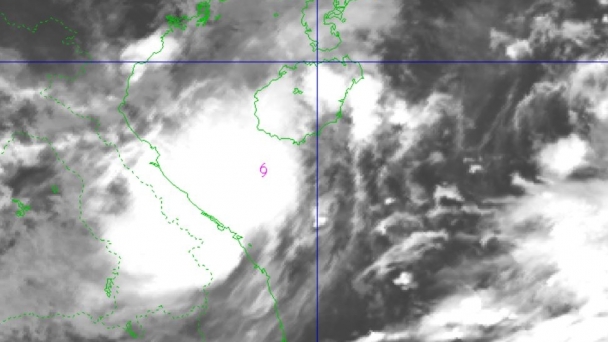 Bão số 4 cách Đà Nẵng 183km, sức gió giật cấp 10