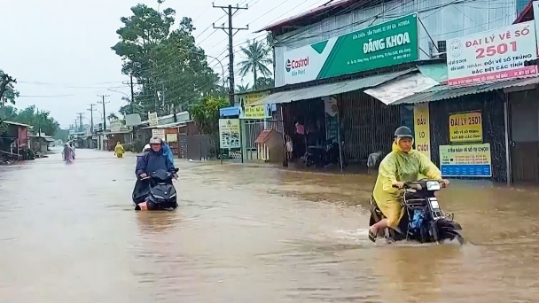 Nhiều nơi trên đảo Phú Quốc ngập sâu trong nước